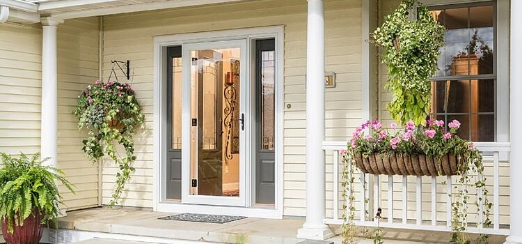screen door installation in Golden Gate